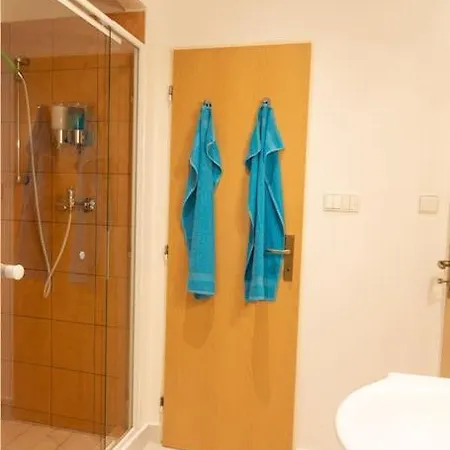 Cozy Basement Flat, Skyshowtime, 3 Minutes To Center Lägenhet Prag