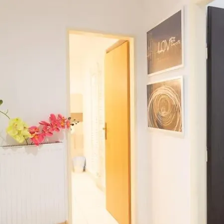 Cozy Basement Flat, Skyshowtime, 3 Minutes To Center Lägenhet Prag