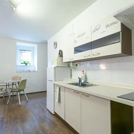 Cozy Basement Flat, Skyshowtime, 3 Minutes To Center * Prag