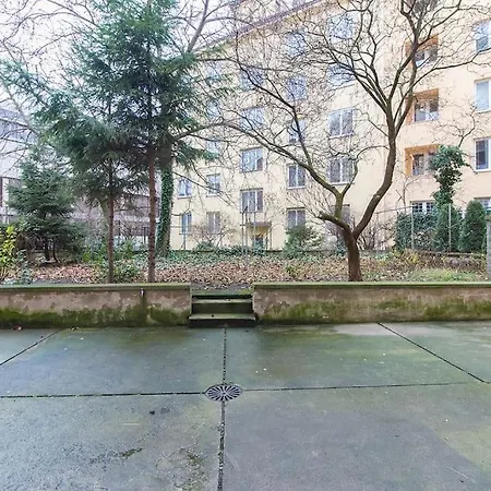 Apartment Cozy Basement Flat, Skyshowtime, 3 Minutes To Center Prague